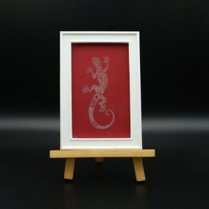 mes créations de gravure sur cadre photo en verre avec motif salamandre pour ce modèle