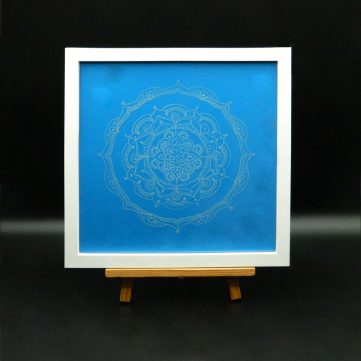 mes créations de gravure sur des cadres photos en verre avec motif mandala pour ce modèle