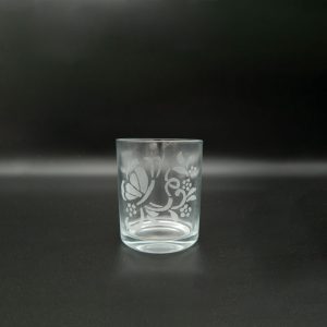 mes créations de gravure sur des verres avec motif papillon pour ce modèle