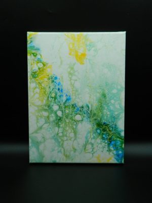 mes créations de tableaux en peinture avec une technique de pouring sur une toile de tons bleus et jaunes pour ce modèle